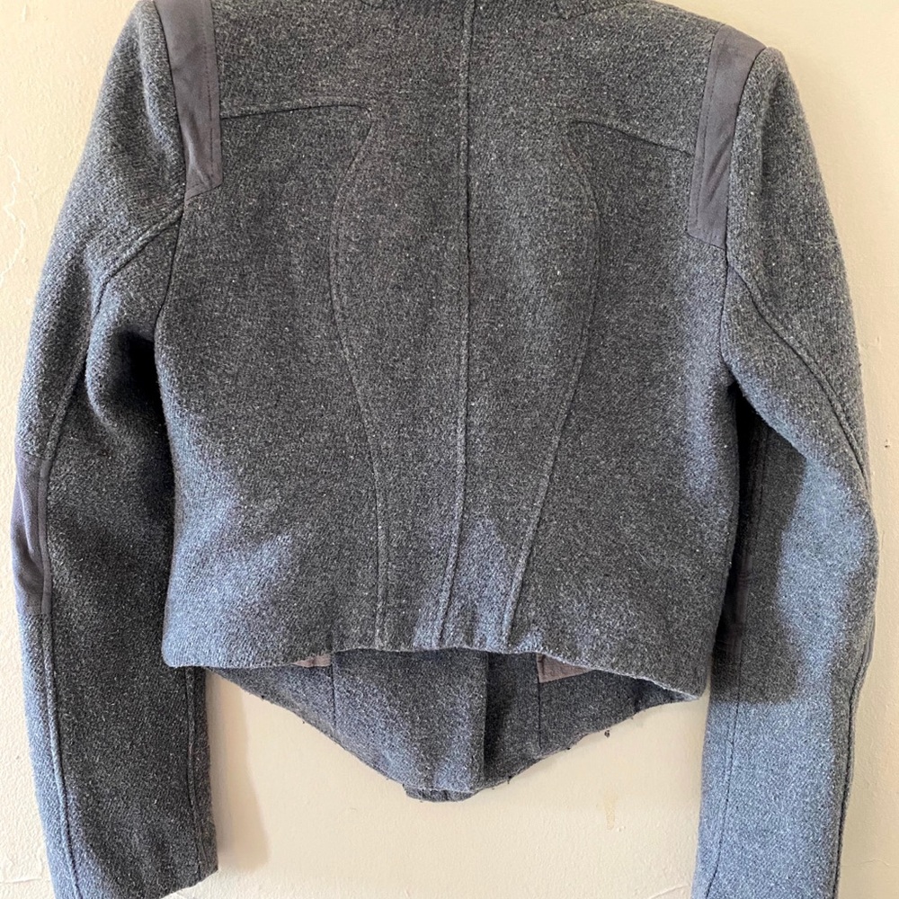 Gray jacket - Picture 6 of 6